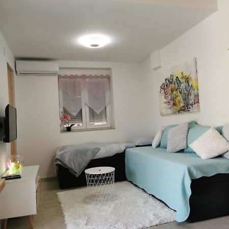 Near Beach Studio Kastela Exterior photo