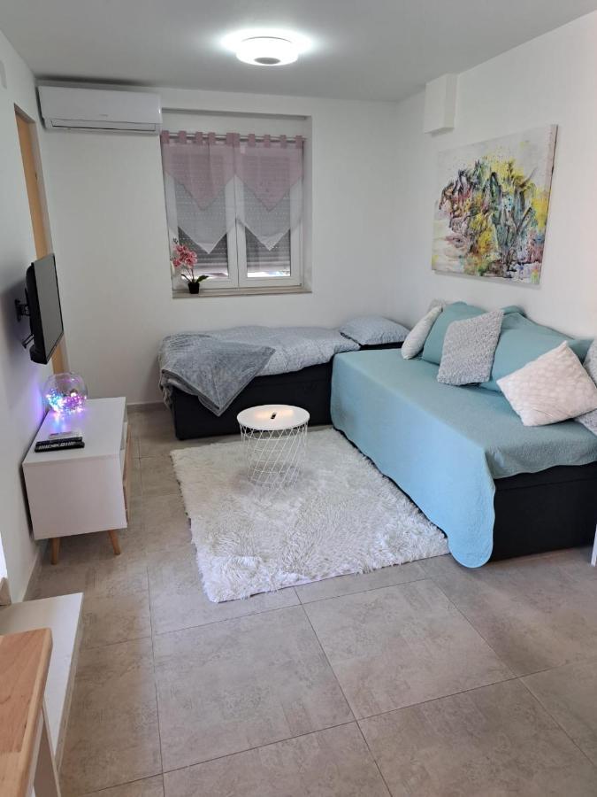 Near Beach Studio Kastela Exterior photo