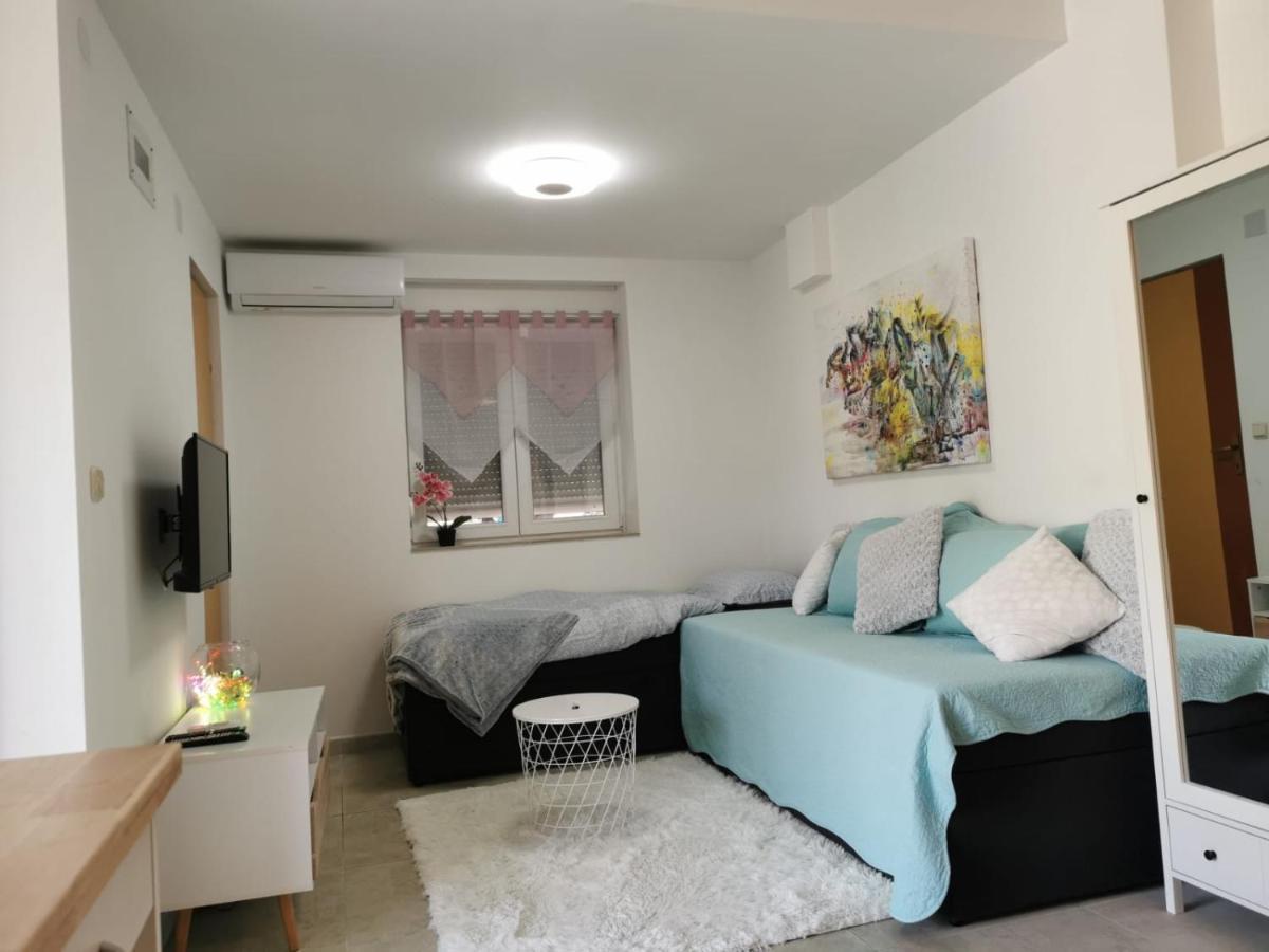 Near Beach Studio Kastela Exterior photo