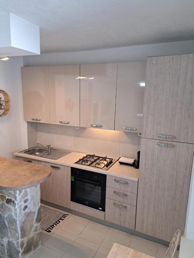 Near Beach Studio Kastela Exterior photo