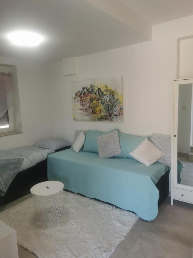 Near Beach Studio Kastela Exterior photo