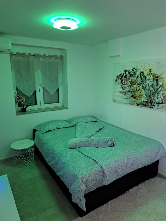 Near Beach Studio Kastela Exterior photo